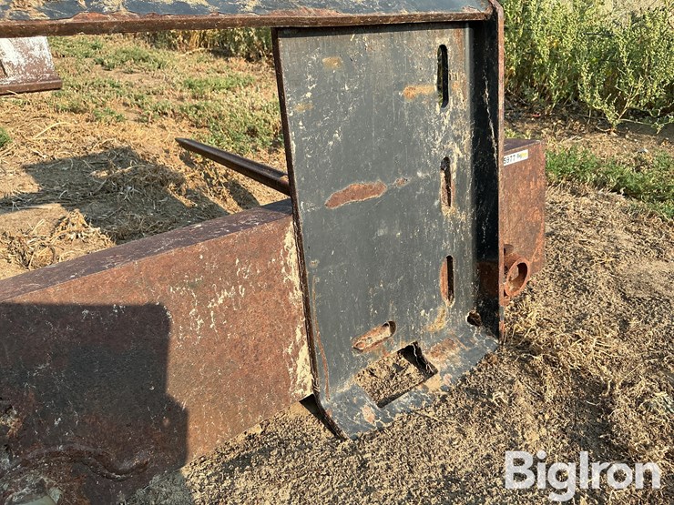 skid-steer-bale-spear-attachment-image-12