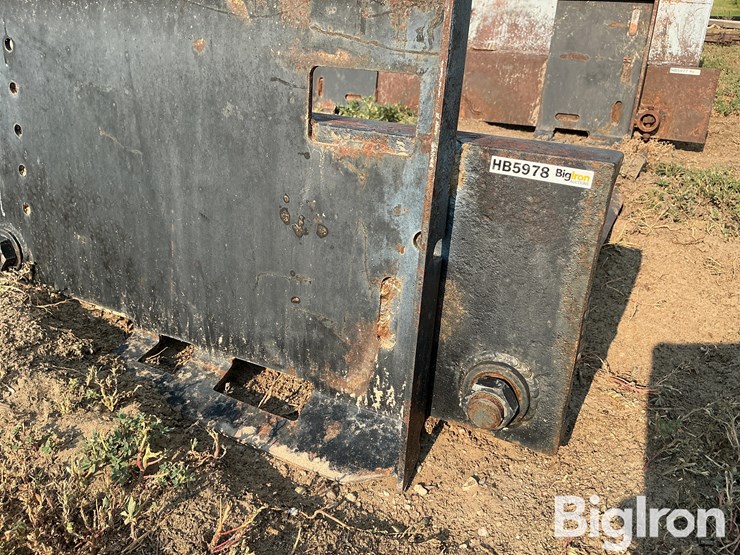 skid-steer-bale-spear-attachment-image-11