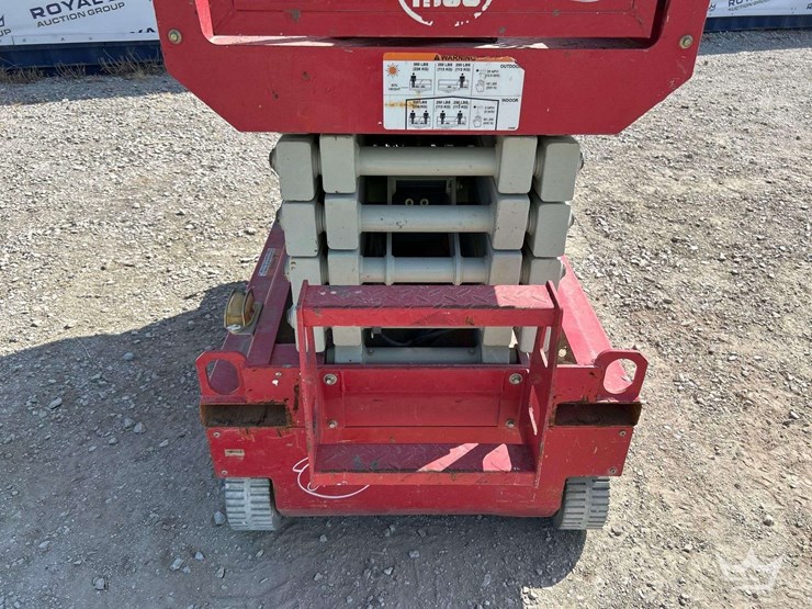 mec-scissor-lift-image-11