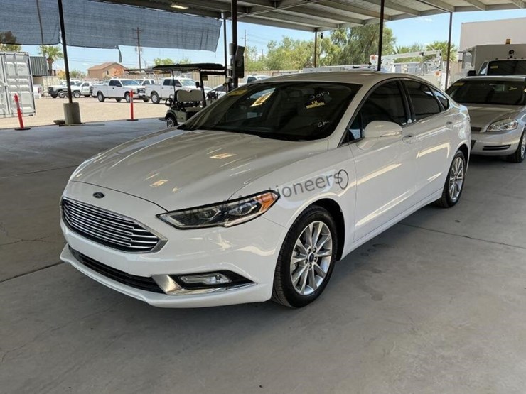 2017-ford-fusion-energi-se-sdn-image-4