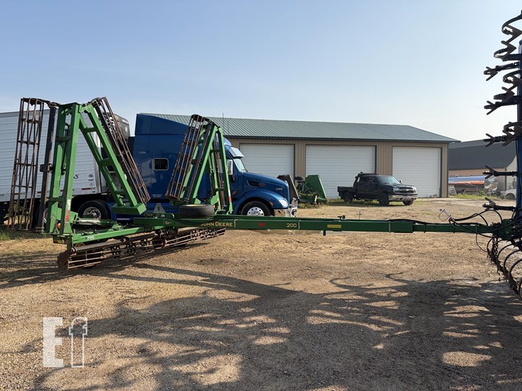 john-deere-200-image-5