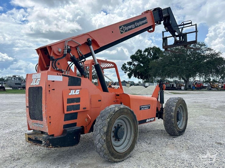 2019-jlg-6042-6,000lb-4x4-rough-terrain-telehandler-image-3