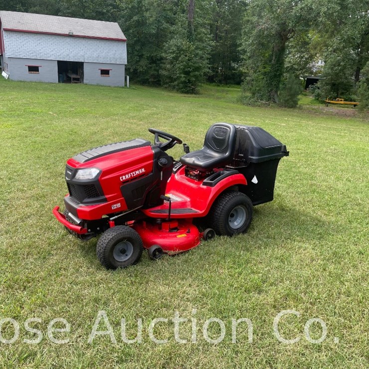 2022 Craftsman T210 lawnmower (Richmond, VA)