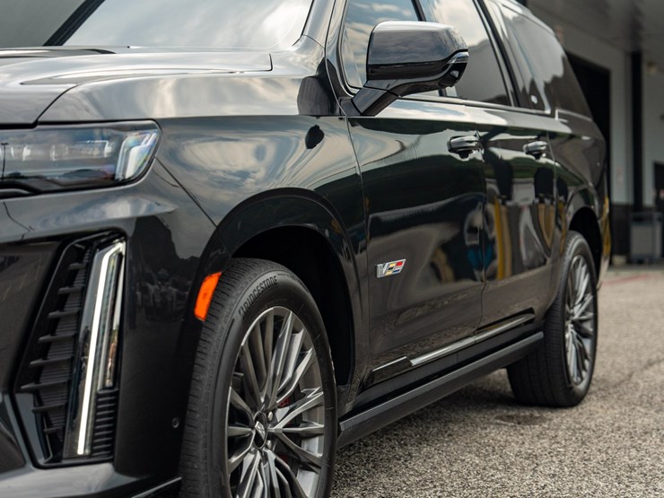 2024-cadillac-escalade-esv-image-13
