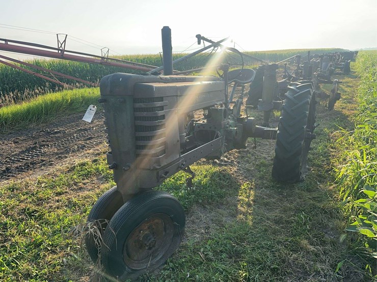 john-deere-b-image-2