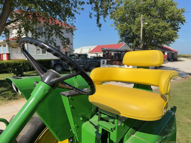 john-deere-2520-image-32