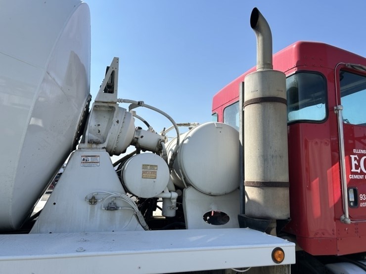 2005-kenworth-w900-image-28