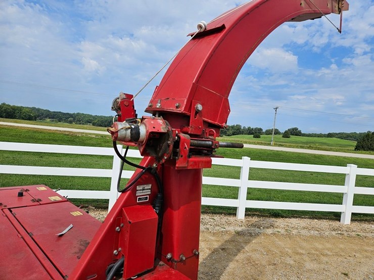 2018-new-holland-790-image-23