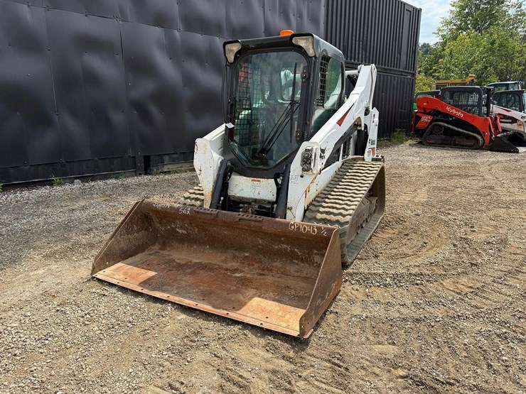 2020-bobcat-t595-image-8