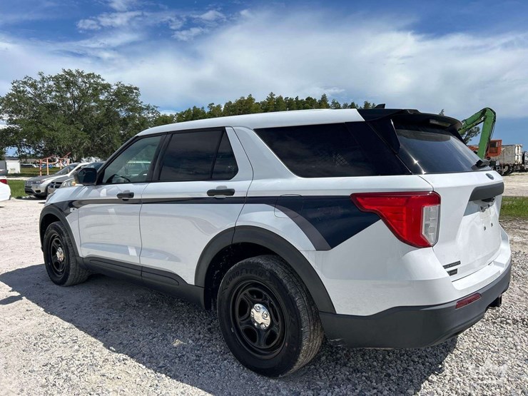 2020-ford-explorer-image-4