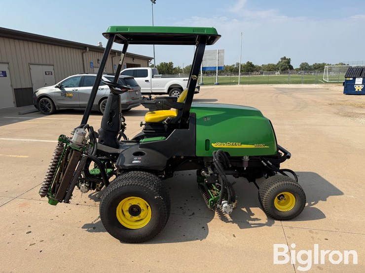 john-deere-3225c-image-8