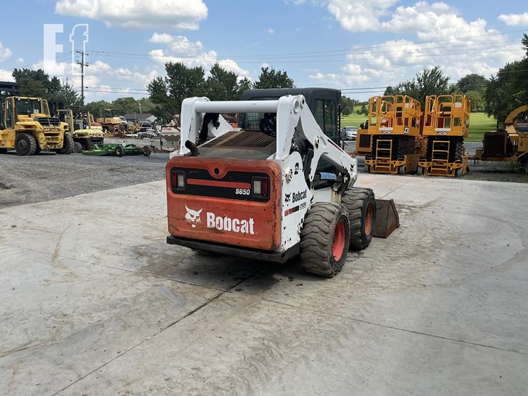 2014-bobcat-s650-image-4