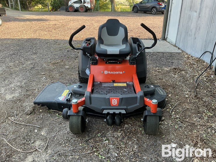 husqvarna-z-254f-zero-turn-lawn-mower-image-2