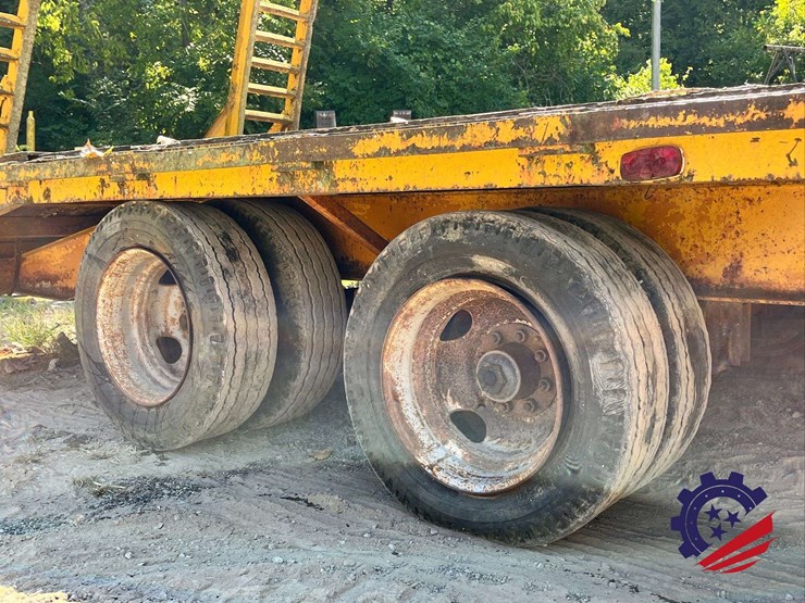 dual-t/a-equipment-tag-trailer-image-10