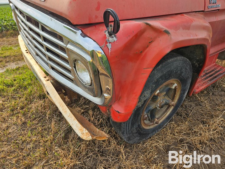 1975-ford-f700-image-10