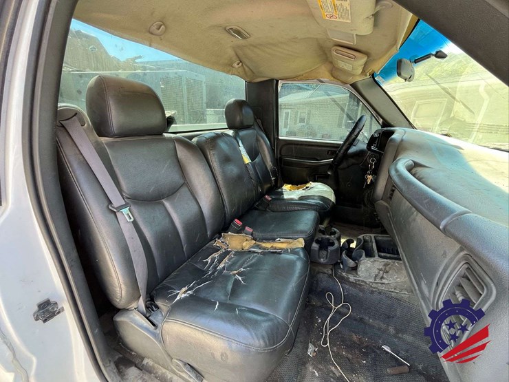2003-chevrolet-silverado-3500-image-55