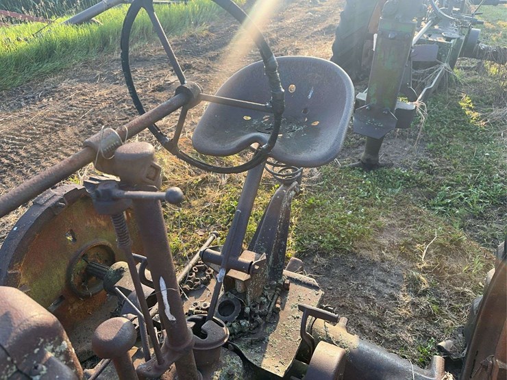 john-deere-b-image-6