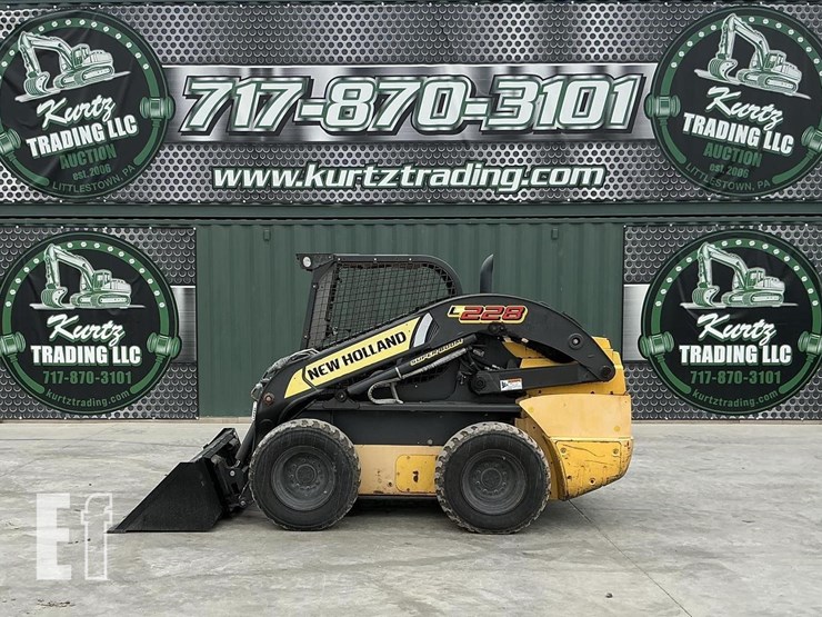 2016-new-holland-l228-image-1
