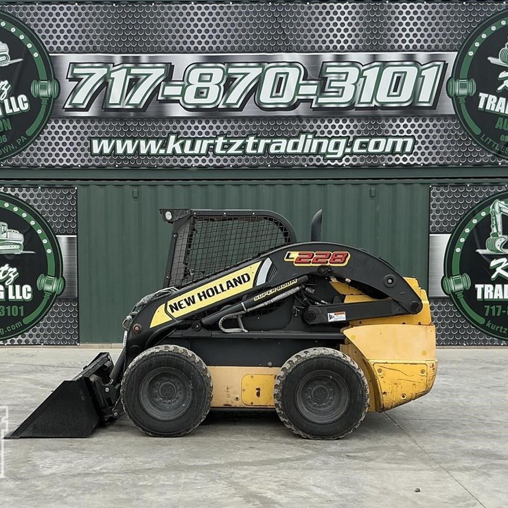 2016 NEW HOLLAND L228