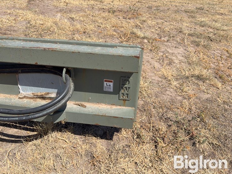 douglas-welding-&-machine-feed-bunk-sweeper-skid-steer-attachment-image-9