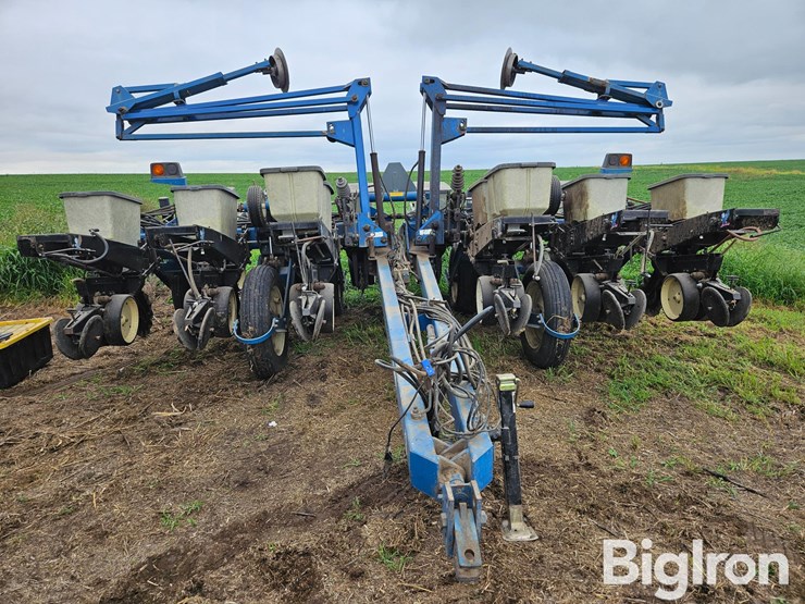 1993-kinze-2200-image-2
