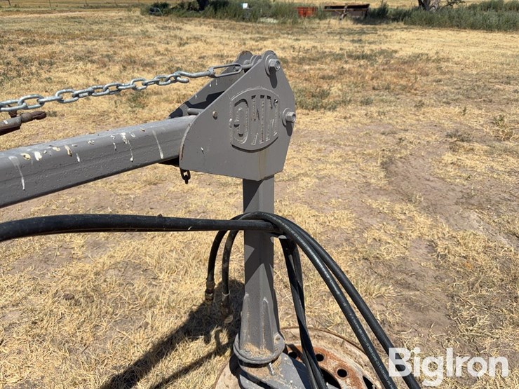 douglas-welding-&-machine-feed-bunk-sweeper-skid-steer-attachment-image-13