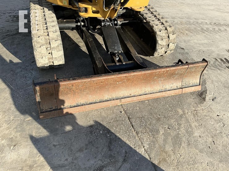 2022-caterpillar-302.7cr-image-17