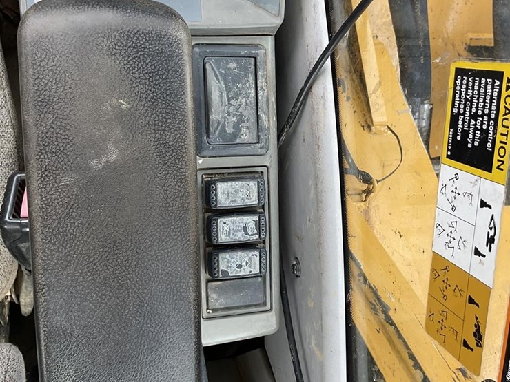 2015-deere-350g-lc-image-14