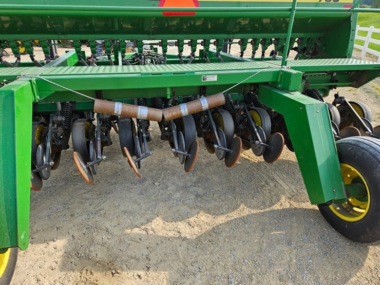 john-deere-750-image-55