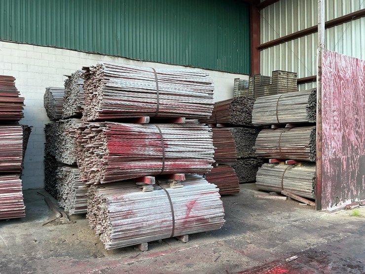 #151-•-fluted-apitong-lumber-sticks-image-9