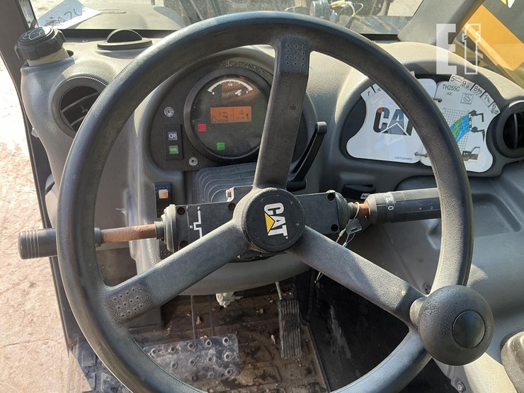 2018-caterpillar-th255c-image-15