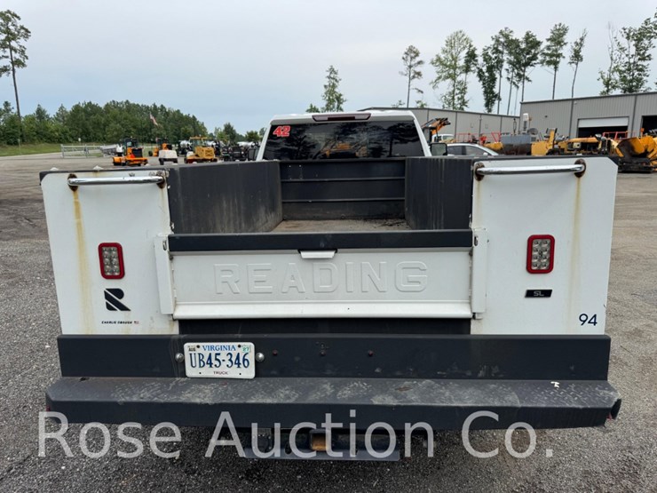 2022-chevrolet-3500-image-5