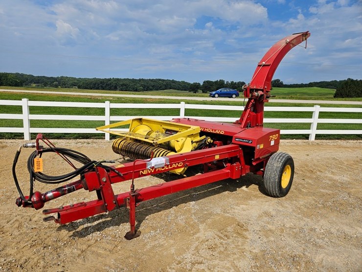 2018-new-holland-790-image-1