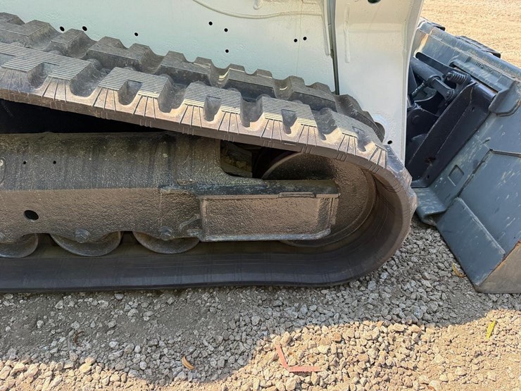 2019-bobcat-t595-image-15