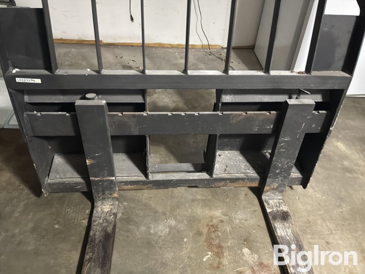 bobcat-pallet-fork-image-14