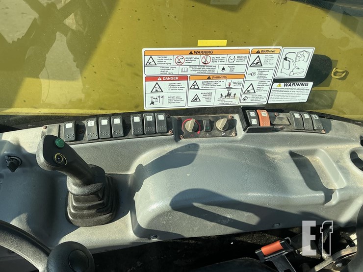 2018-caterpillar-th255c-image-14