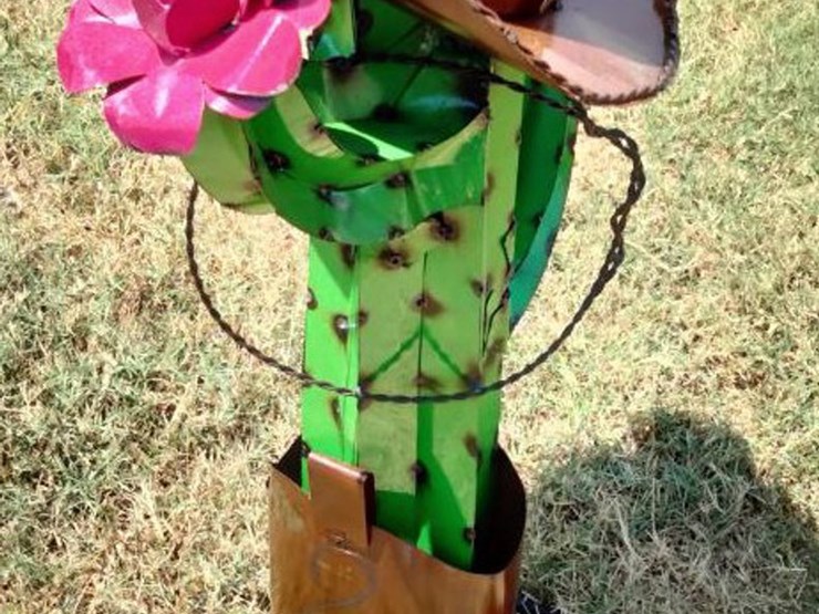 #118-•-metal-art---cowboy-cactus-w/-boot,-hat-&-lasso-image-1