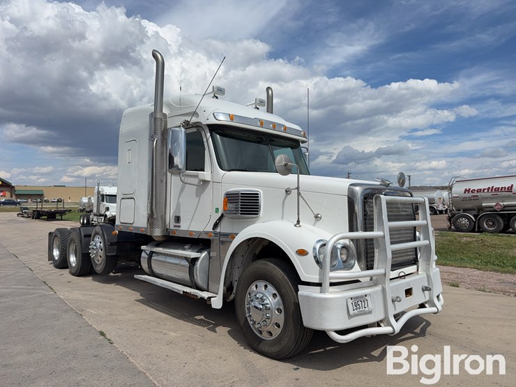 2012-freightliner-coronado-132-image-3