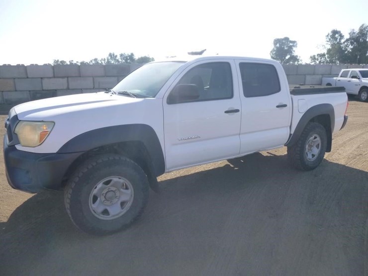 2013-toyota-tacoma-image-2