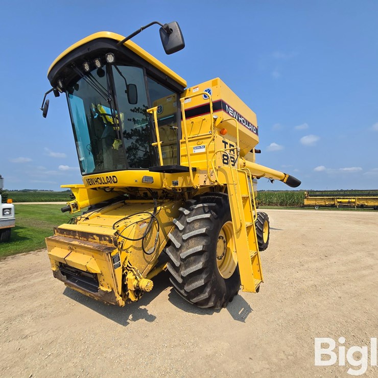 1996 NEW HOLLAND TR88