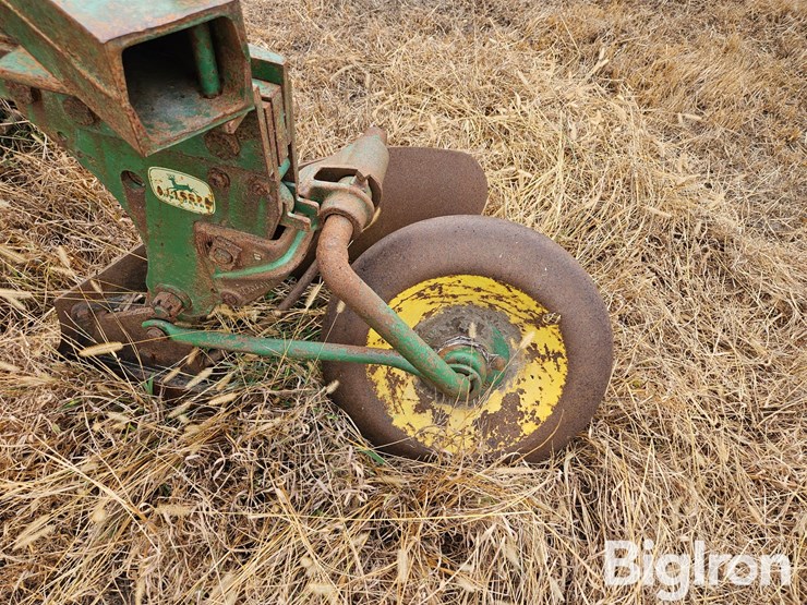 john-deere-f125-image-14