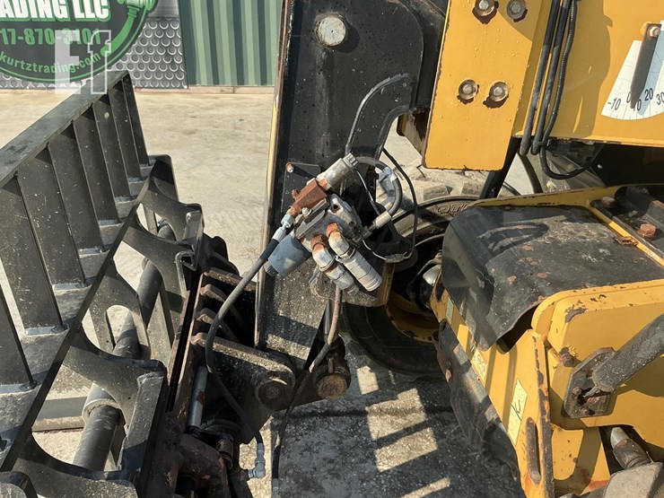 2018-caterpillar-th255c-image-10