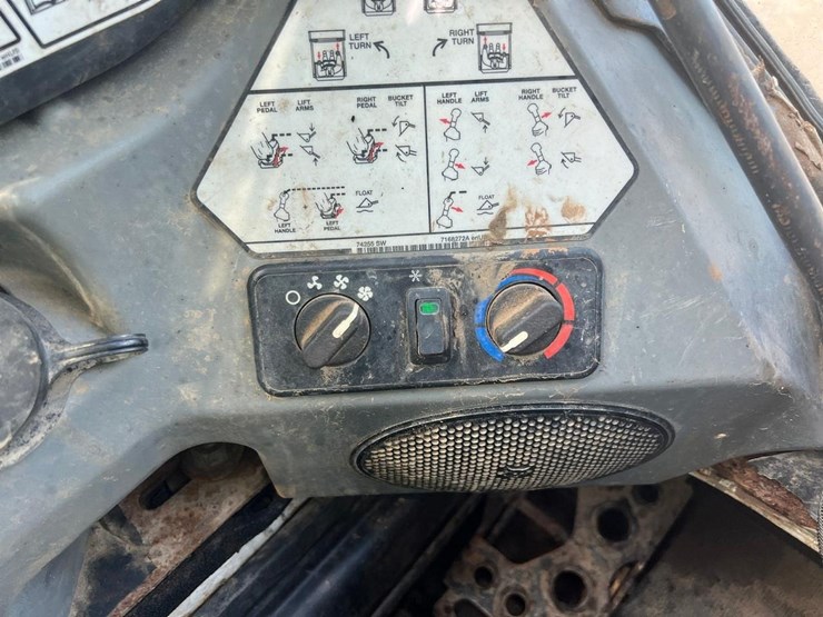 2015-bobcat-t770-image-22