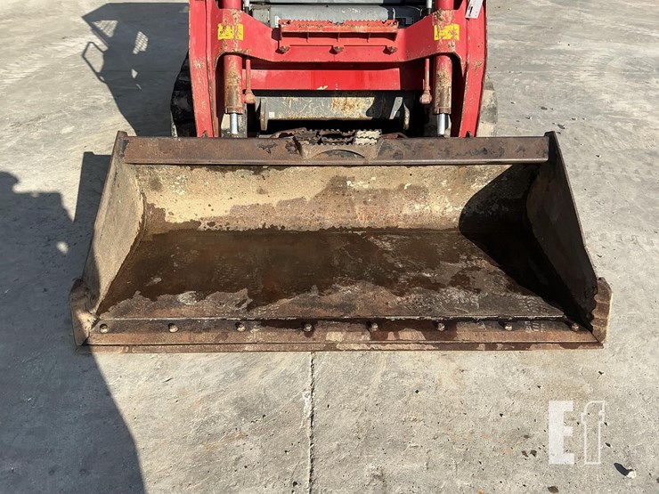 2021-takeuchi-tl10v2-image-11