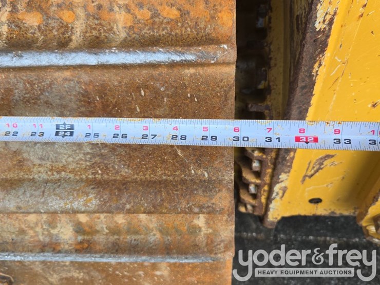 2020-caterpillar-d6k2-lgp-image-11