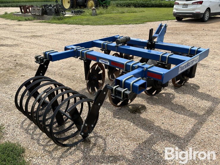 blu-jet-track-master-image-5