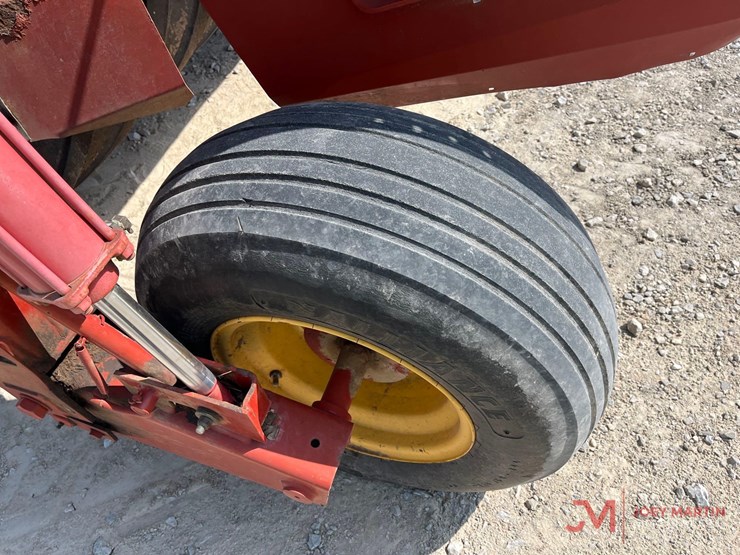 new-holland-1411-image-8