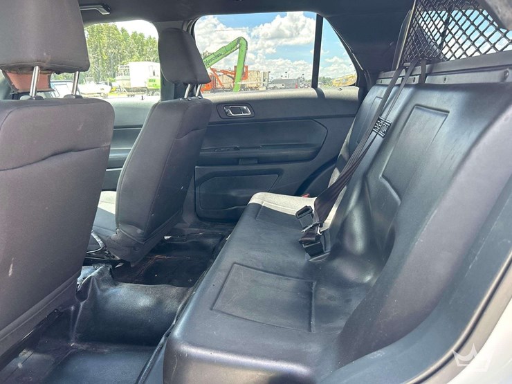 2018-ford-explorer-image-21