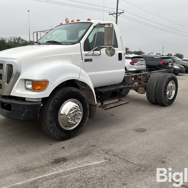 2006 FORD F750