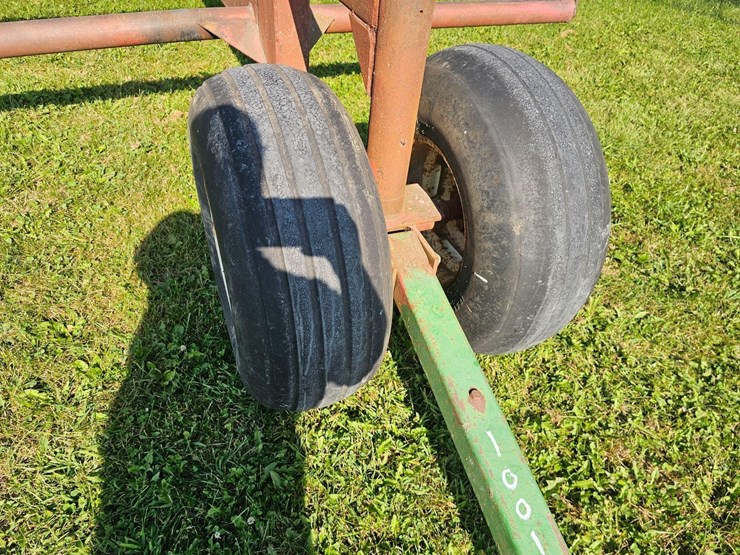 6-bale-trailer-image-11